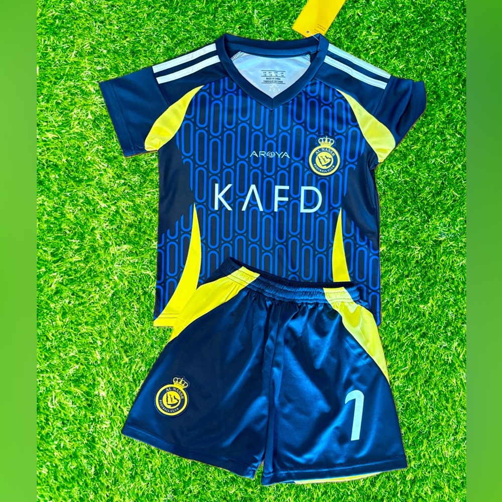 Blue Ronaldo Al Nassr Kids Soccer Jersey Set NWT - Picture 3 of 4